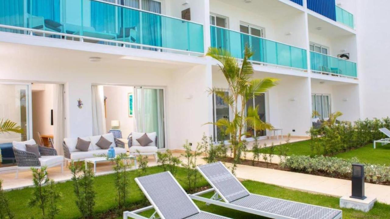 Cana Rock Condos Infinity Pool & Beach Suites Punta Cana Exterior photo